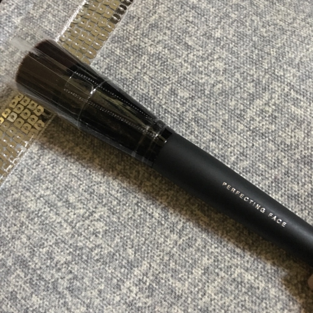 BareMinerals Perfecting Foundation Brush